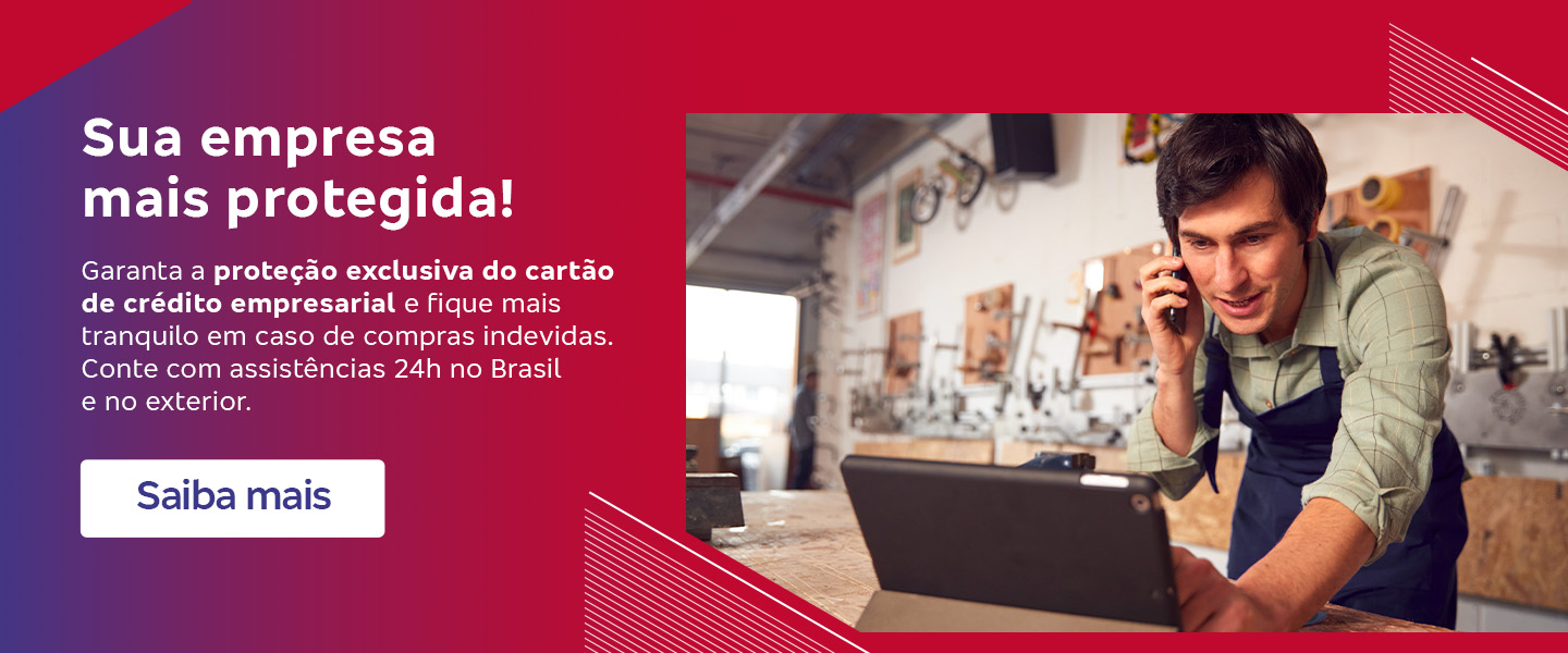 #BradescoAcessível #PraTodoMundoVer Sua empresa mais protegida! Garanta a proteção exclusiva do cartão de crédito empresarial e fique mais tranquilo em caso de compras indevidas. Conte com assistências 24h no Brasil e no exterior. Botão: Saiba mais.Descrição da imagem: À esquerda, há um fundo que transita do azul para o vermelho com o texto do título e conteúdo em branco, além do CTA em um botão branco com texto em azul. Há também um elemento gráfico em vermelho no canto superior direito da imagem. À direita, há uma fotografia de um homem jovem falando ao telefone e olhando para um tablet.